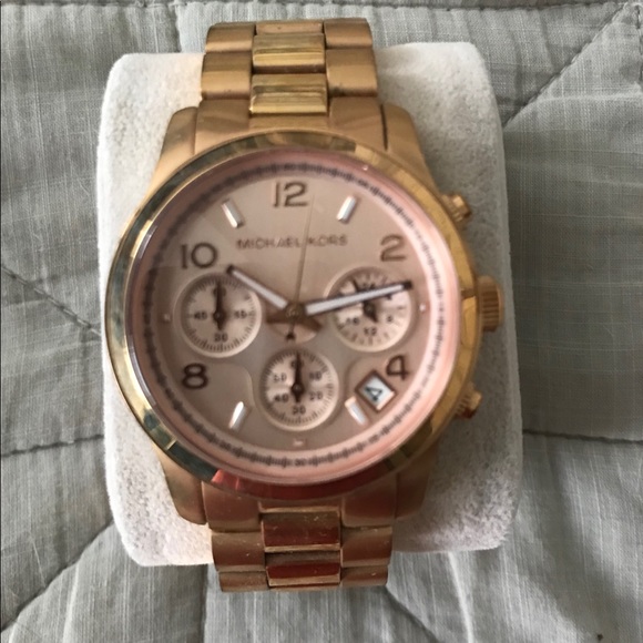 Michael Kors rose gold boyfriend watch - Picture 1 of 3